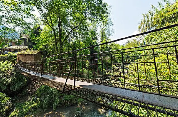 河北不同地形的山区吊桥要如何安装呢？