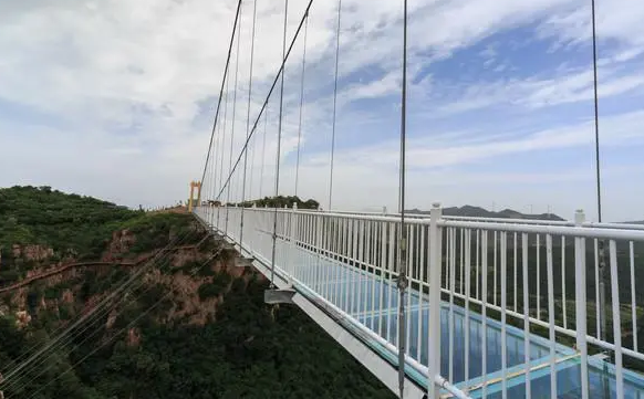 河北景区玻璃吊桥安装要注意些什么?